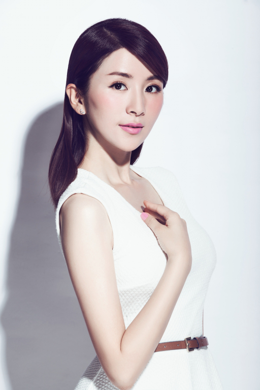  小資生活攜著名影視明星劉庭羽 